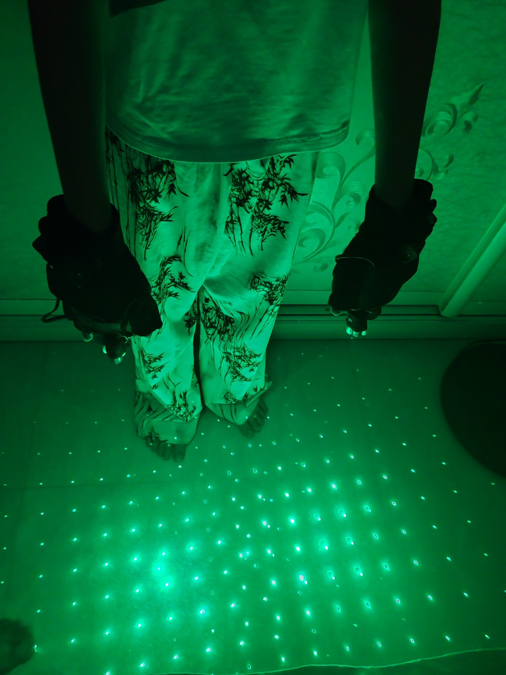Gants Laser verts FlashFinger, - Led Gloves Music avis et prix